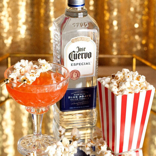 Heiße und gutaussehende heiße und glückliche Pidley Tequila Sonnenaufgang Cocktail Getränke Set Weinkombination Red Granatapfel Sirup Coinde Tequila Sonnenaufgang Kombination