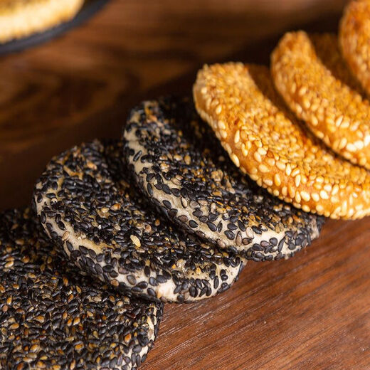 Jubilee snacks Huangshigang cakes, Hubei specialty black sesame cakes, old-fashioned crackers, traditional pastries, snacks, salt and pepper flavor, salty, one Jin Jin is equal to 0.5 kg, pack, get 1 Jin Jin, equal to 0.5 kg, real delivery, 2 Jin Jin, equal to 0.5 kg