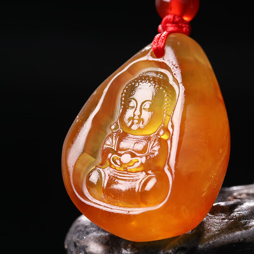 Natural amber beeswax chicken fat red gold amber raw stone single seed baby Buddha boy Buddha prince Buddha protection and safety pendant pendant same style shipped randomly