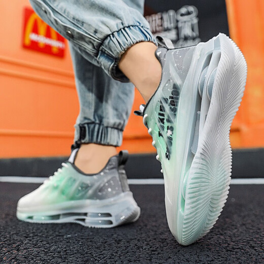 
GUQIAN men's shoes 2025 new sports and leisure running cushion shock-absorbing junior high school students' height-enhancing dad shoes trendy shoes for men TK757 gray-green 43 (265mm)