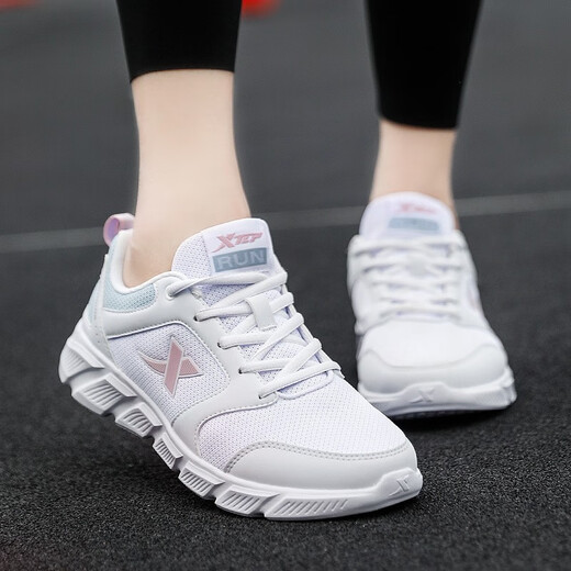 XTEP (XTEP) women's shoes and sneakers for women in summer season fashionable lightweight soft sole shock-absorbing rebound leather mesh casual running shoes 7001 white lan [mesh] 39