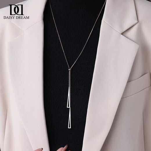 DAISY DREAM versatile geometric decorative necklace women's long slim sweater chain 2025 new simple high-end clavicle chain accessories 65cm total length silver geometric triangle necklace