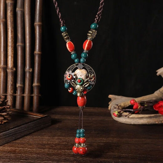 Qindu ethnic style retro agate pendant temperament women's long necklace versatile simple sweater chain pendant Mother's Day gift chicken wing wood style
