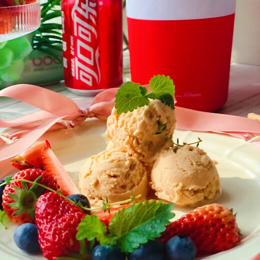 Nostalgie Elektrik Eistemaschine für den Heim verwenden tragbare kleine hausgemachte Mini-Obst-Eis-Kegelmaschine Coca-Cola-Gelenkmodell