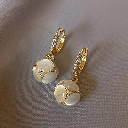 Idel Light Luxury Synthetic Cat's Eye Earrings 2025 New Trendy Niche Design Exquisite Earrings High-end Ear Jewelry for Women Baroque Earrings E0292