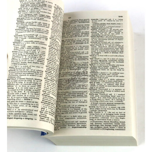 Словарь и тезаурус Merriam-Webster, оригинальная английская версия Словарь и тезаурус Merriam-Webster, новая версия, английская версия, справочник по английскому словарю, импортированные оригинальные учебники по английскому словарному запасу