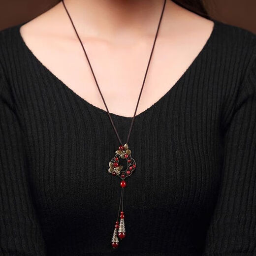 Qindu ethnic style retro agate pendant temperament women's long necklace versatile simple sweater chain pendant Mother's Day gift chicken wing wood style