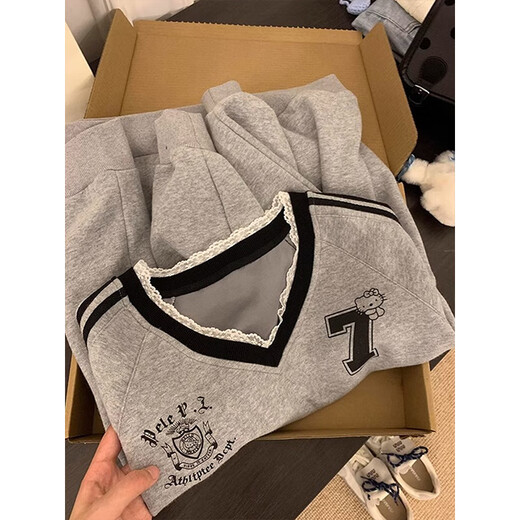 LDBE gray three-bar V-neck sweatshirt women's autumn and winter new loose American niche design lace splicing long-sleeved top Gray L LDBE gray three-bar V-neck sweatshirt women's autumn and winter new loose American niche design lace splicing long-sleeved top Gray L