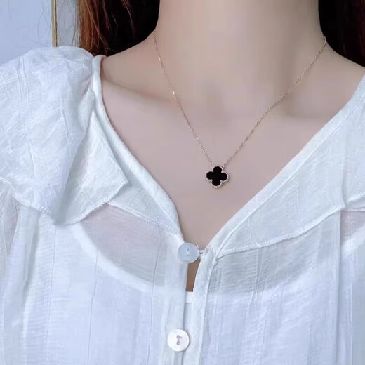 Fat Donglai's same style 18K color gold four-leaf clover necklace for girls 18K rose gold Au750 color gold light luxury clavicle rose gold four-leaf clover red necklace