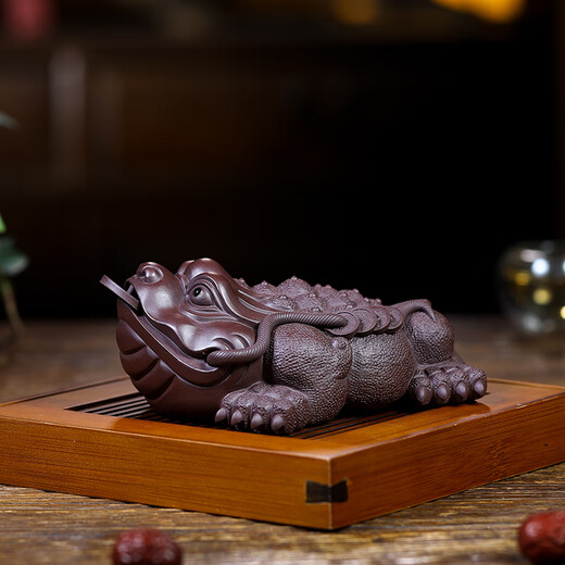 Yinyi Pavilion can raise purple sand tea pet three-legged golden toad handmade ornaments tea play pot lid holder tea ceremony accessories old purple clay model golden toad