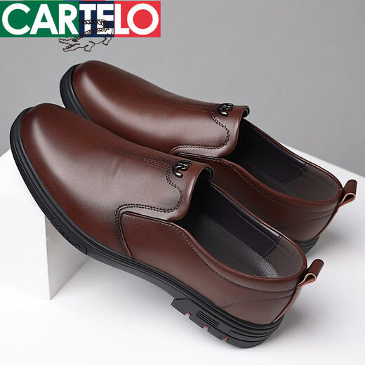 卡帝乐鳄鱼（CARTELO）皮鞋男2025春秋季新品真皮透气商务休闲鞋一脚蹬防滑中老年爸爸鞋 6626黑色单鞋 39