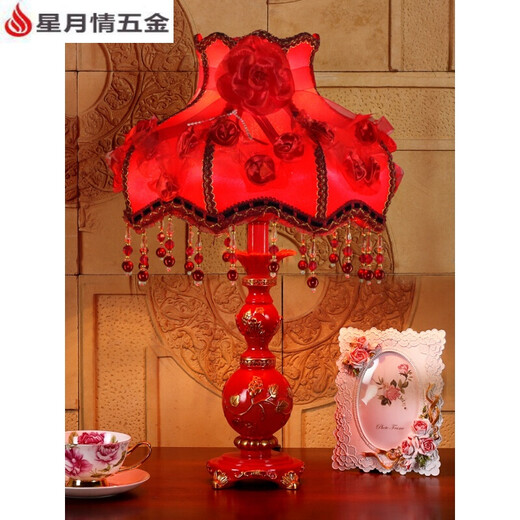 Pupan Estilo europeo Descripción de bodas Lámpara de escritorio de novia Luces de boda Bedside Baring Carging Romantic Bedroom Creative Rose Long Life Dotry Rose Lampside (Modelo 9928 Rojo) Interruptor de botón