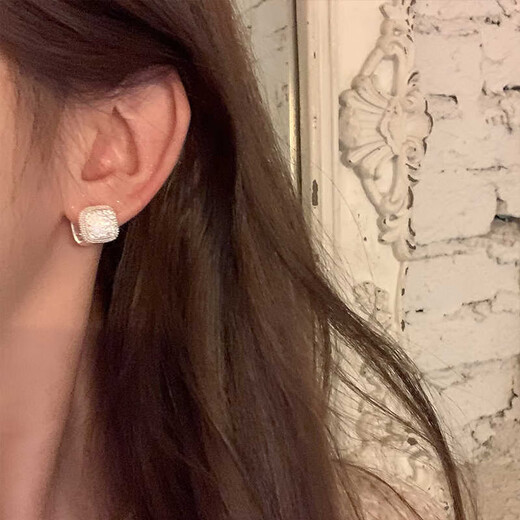 Idel Korean temperament fine glitter sugar cube imitation pearl earrings women's light luxury high-end earrings unique double-sided earrings E3782 fine glitter sugar cube earrings