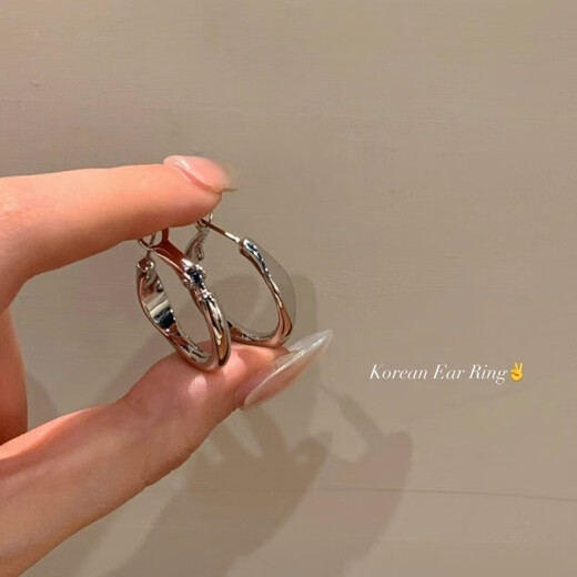 Miao Yijia earrings earrings 925 silver needle 2025 new earrings female birthday gift girls temperament high-end jewelry cold style high-end earrings a pair