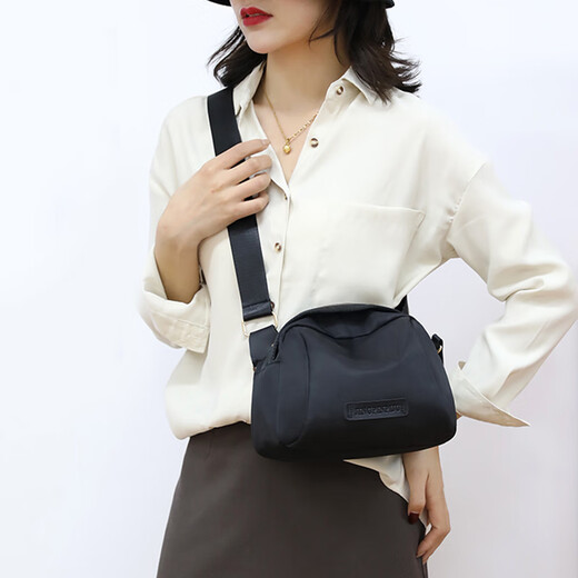 
Songtuantuan SQUIRREL.TT2025 new one-shoulder small bag women's crossbody bag summer women's bag canvas bag versatile women's Oxford cloth shell bag black