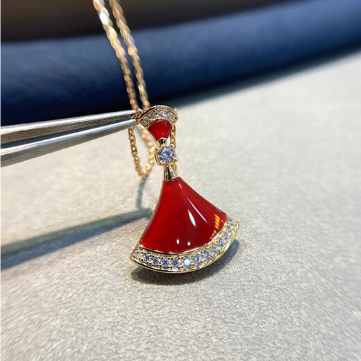 Fat Donglai's same style 18k gold mini skirt pendant necklace women's carnelian white mother-of-pearl malachite clavicle chain rose rose gold red agate skirt