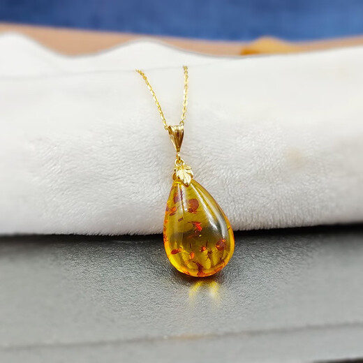 Yixiang natural amber flower drop pendant S925 silver buckle necklace simple and noble temperament women's necklace light luxury style jewelry natural flower amber (with silver plated chain)