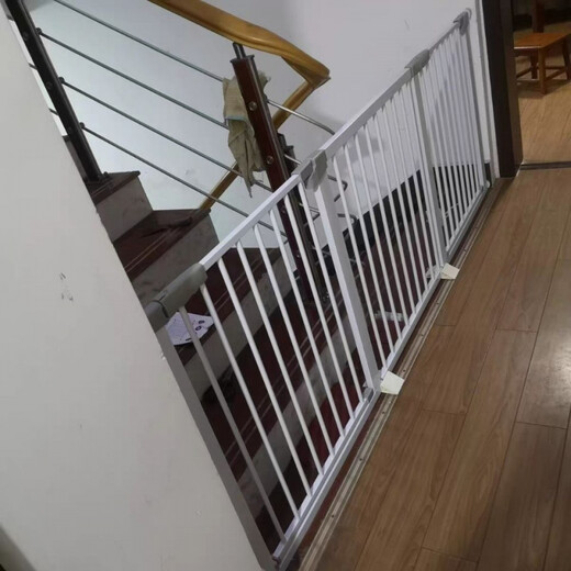 Qihuang baby safety gate stair entrance guardrail baby home isolation door pet fence fence pole no punching applicable width 69-76cm height 78cm