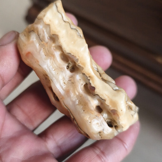 Desert paint (158g gold next door) handle piece, Laokeng clinker is highly jadeized, and the oil is pushed out by hand