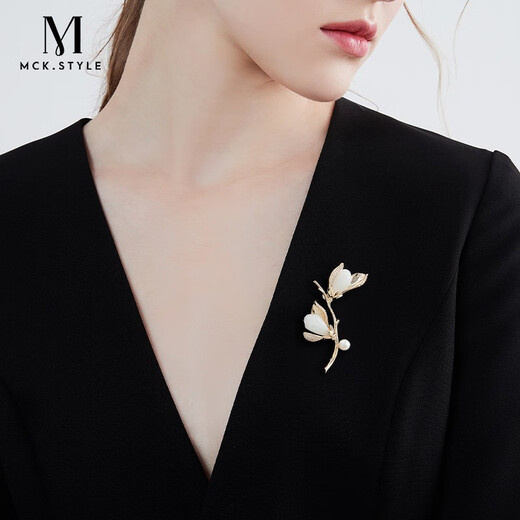 Mck golden magnolia brooch high-end women's corsage suit accessories Chinese Valentine's Day gift