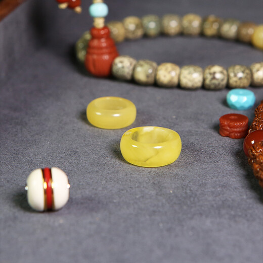 Xinyou Natural Russian Beeswax Running Ring Accessories Small Diamond Passion Seed Xingyue Bodhi 108 Wenwan Bracelet Pendant Straight Cut Thickened Style Inner Diameter 10mm Comes with Certificate