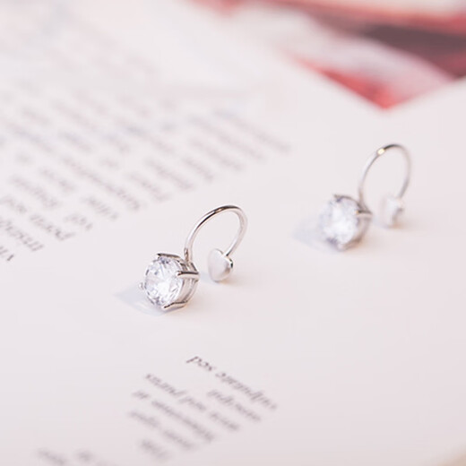 Fat Donglai same style platinum pt950 earrings Pt950 imported technology moissanite without piercing four-claw single diamond ear clip LC/flawless under the mirror x D-E/extremely white x platinum 3 carats