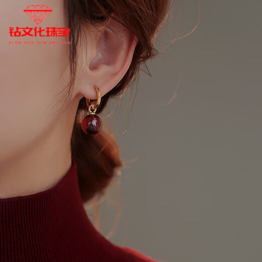 Fat Donglai Quality Garnet Stud Earrings Women's 2024 New Earrings Autumn and Winter Temperament Design Red Ear 12mm Garnet Earrings