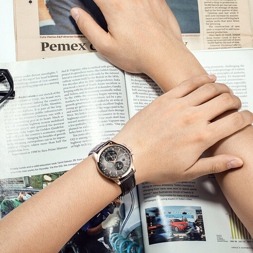 CITIZEN watch men's Japanese and Korean watch light kinetic energy radio wave three-eye sun display belt business New Year gift AT8113-12H