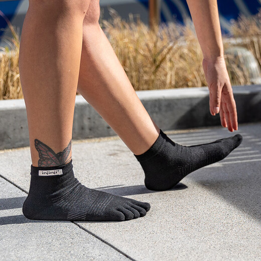 Injinji five-finger socks mid-tube thin professional waterproof blister running socks coolmax sports quick-drying toe socks black M (40.5-44)