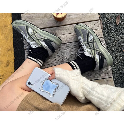 亚瑟士（asics）Jogs秋冬百搭绿色男跑步鞋休闲复古鞋运动鞋女鞋官方旗舰正品 1201A967-100【银白色】 37