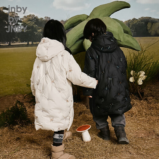 Jnby von Jnby Jiangnan Stoff Kinderkleidung Winterkleidung Jungen und Mädchen Lange Down Jacket mit Kapozen Stickmuster Kinder 1N0C13601 056 kaltgrau 120 cm