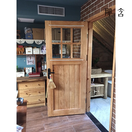 Chuangjing Yi Mining B&B small courtyard wooden door, retro solid wood door, original wooden door, distressed door, B&B antique door, toilet door, box door, style/color/size, all can be customized.