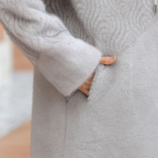 Di Rong noble mother's autumn and winter clothing, foreign style imitation mink velvet jacket, new style Haining fur, middle-aged and elderly rich lady fur integrated tribute beige L recommended 120-140 Jin Jin equals 0.5 kg (high-end atmosphere)