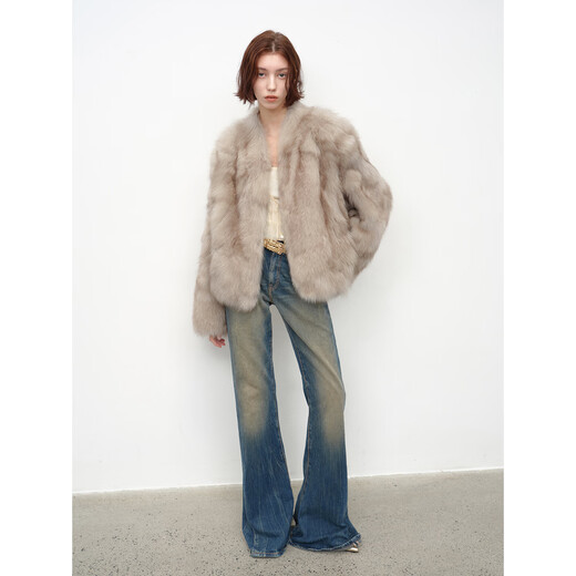 Fu Zhien's fashionable O'Neill fashionable, exquisite and elegant two-color wrap-around stand-up collar, dropped shoulders, short fox fur coat, Roumika M