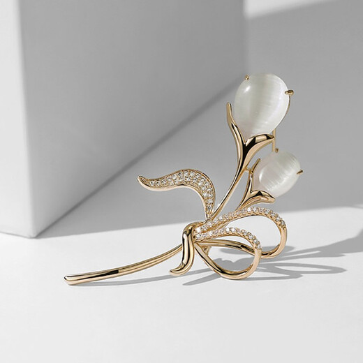 Xiaose Tulip Brooch haut de gamme Boss de luxe pour femmes Anti-ea Stone 2025 Nouveaux combinaisons accessoires de la journée du professeur cadeau Tulip Imitation Cat Eye Stone Pin XZ0094