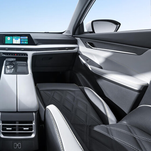 Deposit Changan Automobile CS75, contact customer service to leave deposit, and enjoy an exclusive gift at the store, white automatic premium model