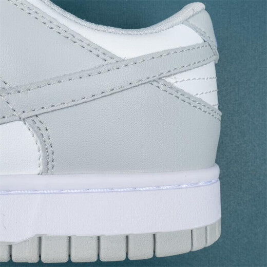 
Zhijia Ge Retro Dunk Low Grey Fog gray and white low top casual sneakers for men and women DD1391-103 DD13 37.5