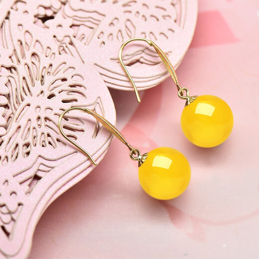 Gift: Drops of water form beads. Amber 18k gold earrings, beeswax ball ear hooks. Natural raw stone with good color. Gift for mom or girlfriend. 11.0-12.0mm beeswax ball beads + yellow 18k gold ear hooks.