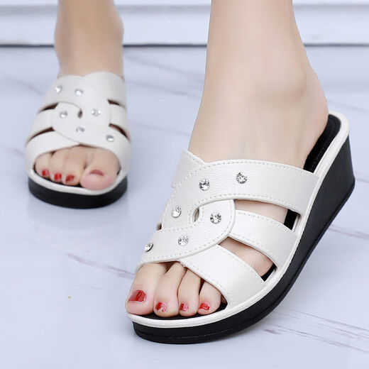 Chaoyunyue Les pantoufles à talons hauts pour femmes portent une maison épaisse à la mode maison non glissée Mother Soft Solen Social Talals Sandales 9854 Talons hauts Sole épaisse Pleffe blanche Sole épaisse taille 40 [Convient à la taille de 39 pieds]