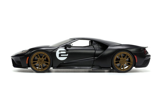 Jada Toys Ford GT 1 24 simulation alloy remote control car model black and white two-color children and adults collectible toys
