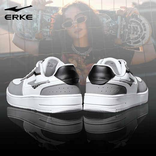 Hongxing Erke (Erke) Herrenschuhe, Sommer- und Herbst-neue Sportschuhe, atmungsaktive Skateboardschuhe, weicher Sohle-Campus-Stil kleine weiße Schuhe, Low Top Casual Schuhe, weiße mittelgraue (weiche Sohle-Saison) Größe 41 (255 mm)