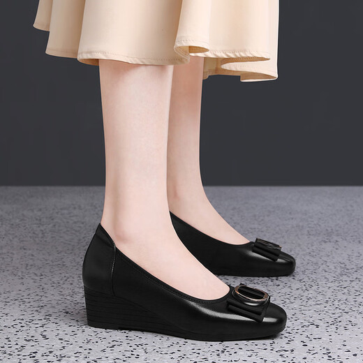 Fuguiniao first-layer cowhide single shoes for women 2024 spring new wedge heel women's shoes thick heel mom and grandma shoes soft sole soft leather shoes black 36