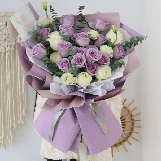 Eswina Flower Express delivers 11 rose bouquets as a birthday gift to your girlfriend nationwide and 19 roses mixed and matched bouquets