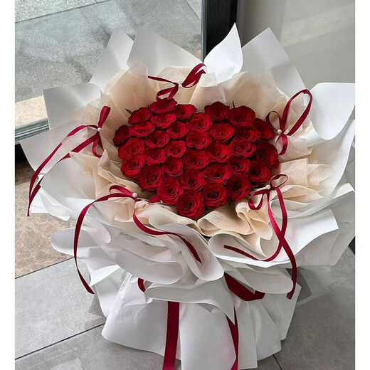 Flowers Valentine's Day bouquet of 99 roses delivered in the same city. Girlfriend's birthday confession and proposal gift for bestie and friend. 33 red roses bouquet loving style. Delivered in the same city. Supports appointment date.