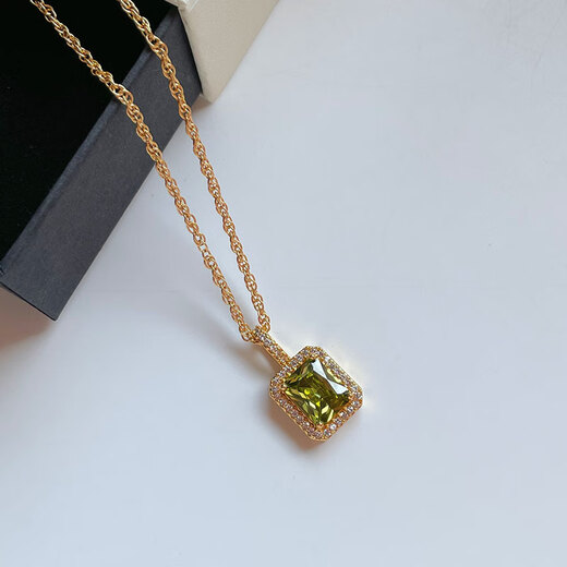 Yingtang Old Phoenix 999 Peridot Pendant European and American Fashionable Olive Green Necklace Flashing Faceted Zircon Olive Green Necklace