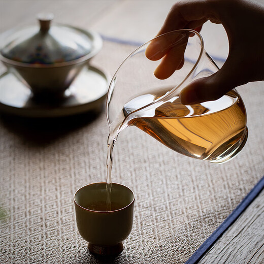 Xiyuanji glass fair cup, high-end household tea sea tea divider, Kungfu tea set accessories, single transparent male cup, glass Qiaochu fair cup