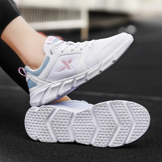 XTEP (XTEP) women's shoes and sneakers for women in summer season fashionable lightweight soft sole shock-absorbing rebound leather mesh casual running shoes 7001 white lan [mesh] 39