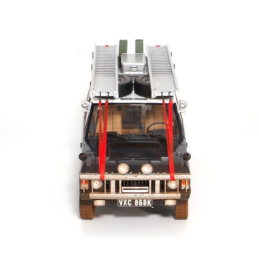 Almost Real Range Rover Crossing Expedition Participation 1:18 Simulated Painted Car Model Ornament Commemorative Edition
