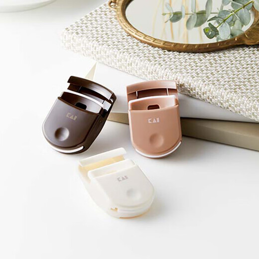 Kaiyin imported from Japan, portable eyelash curler, long-lasting curling without pinching eyelids (Latte), online exclusive