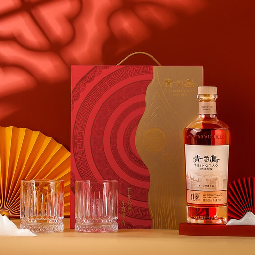 Qingdao Whisky Inländische Whisky -Single Malt Whisky 700 ml Doppelklassische Cup -Geschenkbox Pack 110 -Jubiläums Geschenkbox Version